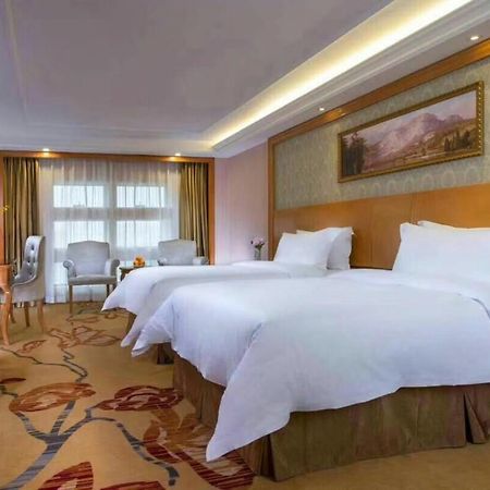 Vienna Hotel Guangzhou Baiyun Dongping Middle Road מראה חיצוני תמונה