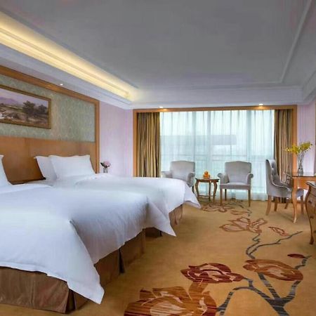 Vienna Hotel Guangzhou Baiyun Dongping Middle Road מראה חיצוני תמונה