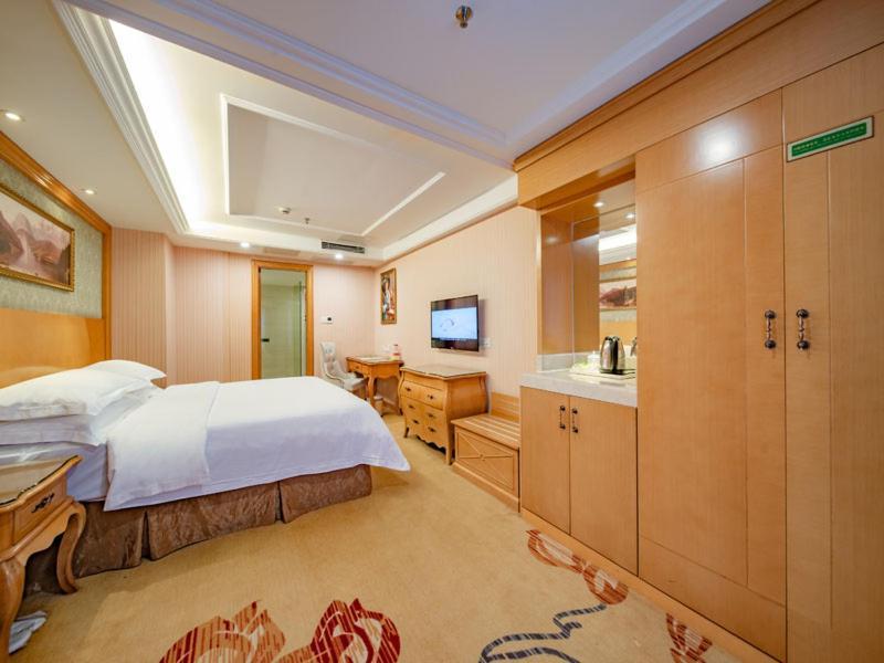 Vienna Hotel Guangzhou Baiyun Dongping Middle Road מראה חיצוני תמונה