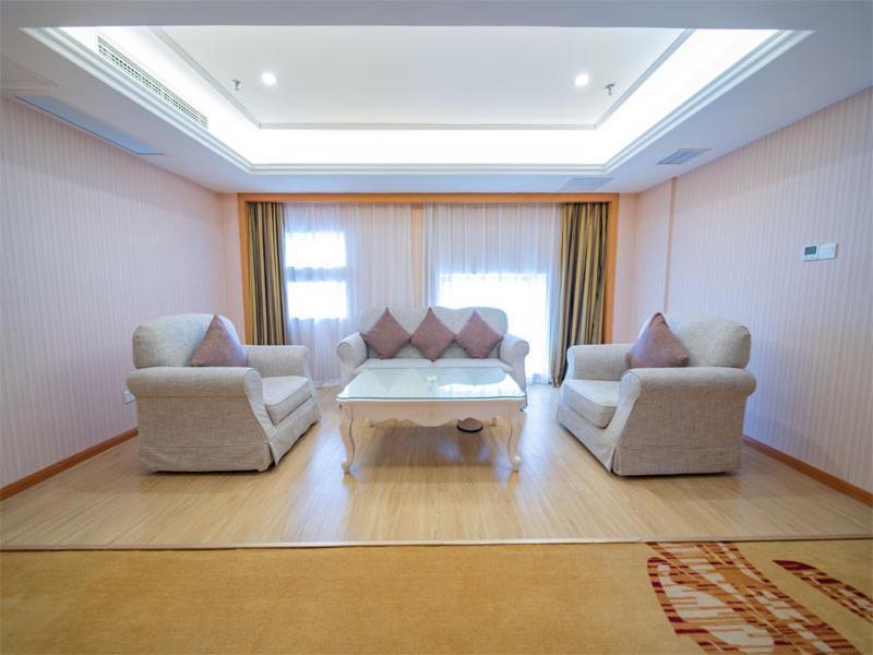 Vienna Hotel Guangzhou Baiyun Dongping Middle Road מראה חיצוני תמונה