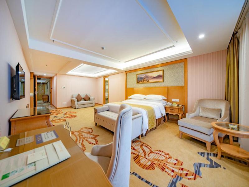 Vienna Hotel Guangzhou Baiyun Dongping Middle Road מראה חיצוני תמונה