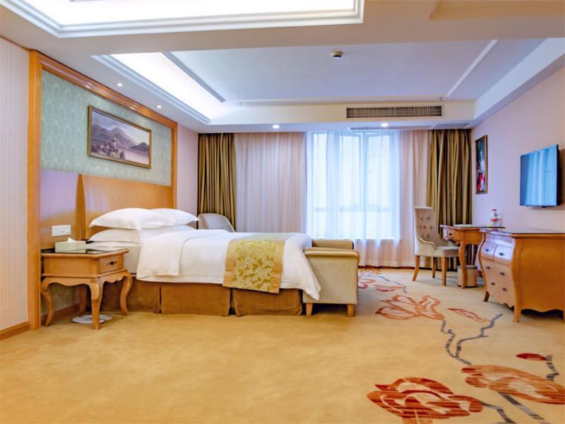 Vienna Hotel Guangzhou Baiyun Dongping Middle Road מראה חיצוני תמונה