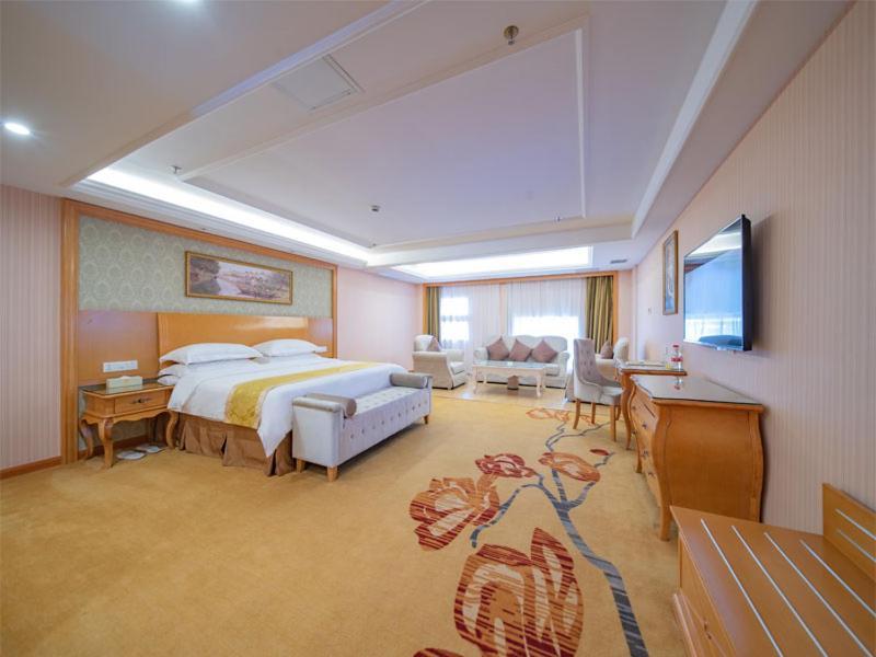 Vienna Hotel Guangzhou Baiyun Dongping Middle Road מראה חיצוני תמונה