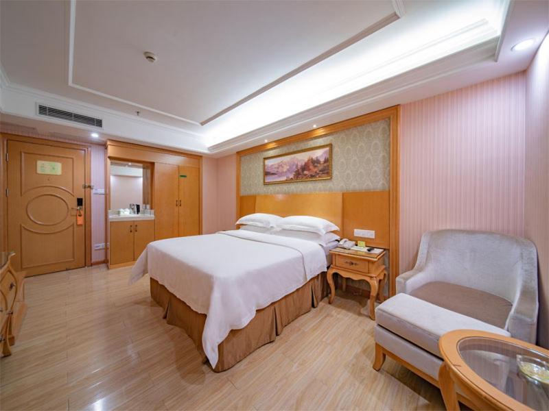 Vienna Hotel Guangzhou Baiyun Dongping Middle Road מראה חיצוני תמונה