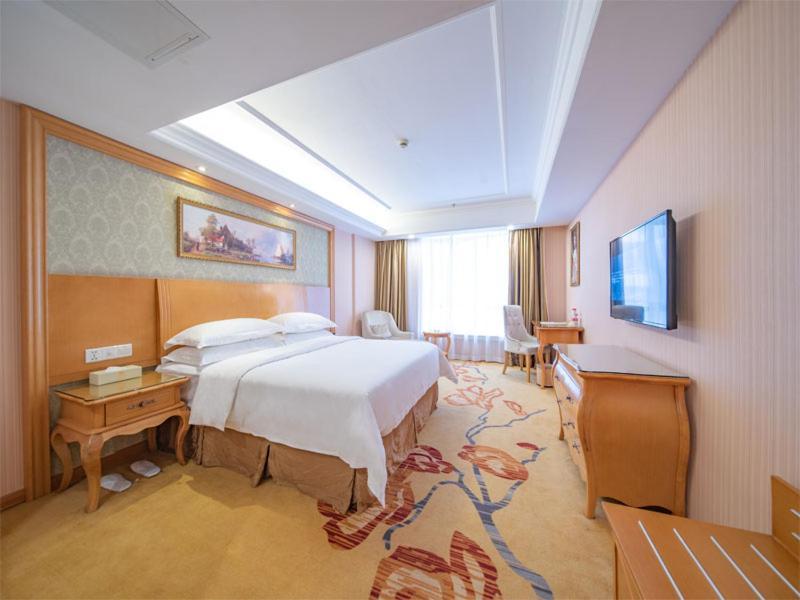 Vienna Hotel Guangzhou Baiyun Dongping Middle Road מראה חיצוני תמונה