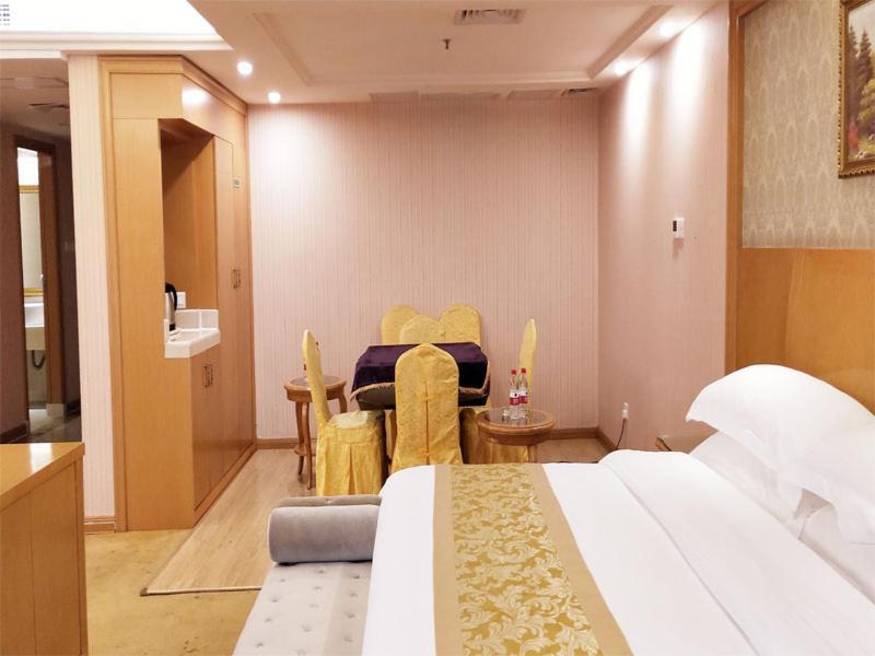 Vienna Hotel Guangzhou Baiyun Dongping Middle Road מראה חיצוני תמונה