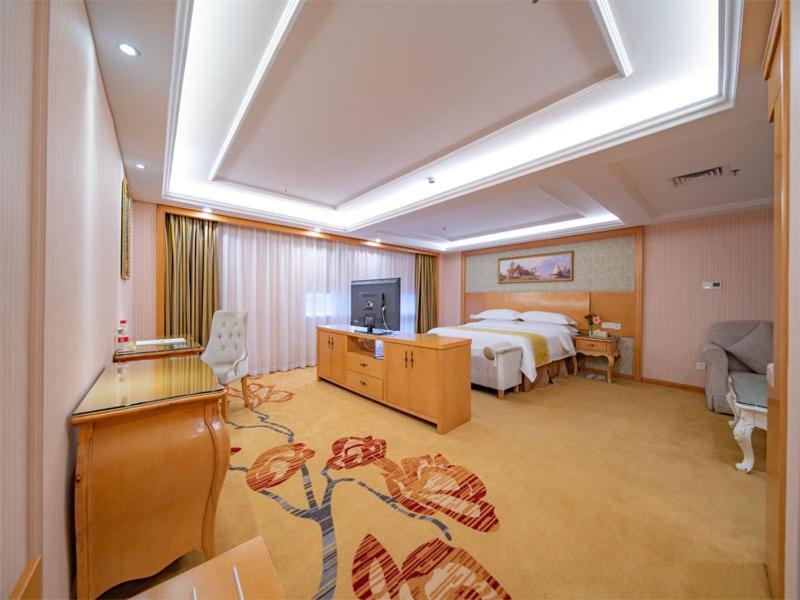 Vienna Hotel Guangzhou Baiyun Dongping Middle Road מראה חיצוני תמונה