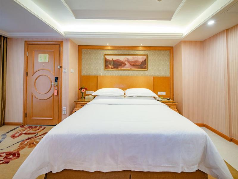 Vienna Hotel Guangzhou Baiyun Dongping Middle Road מראה חיצוני תמונה